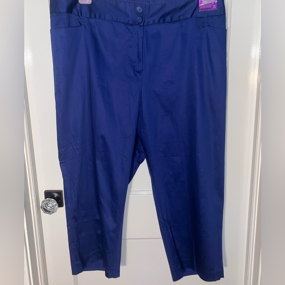 #108 NWT Lane Bryant Navy Sateen Capris Size 24